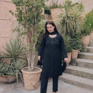 Black embroidered  kurta